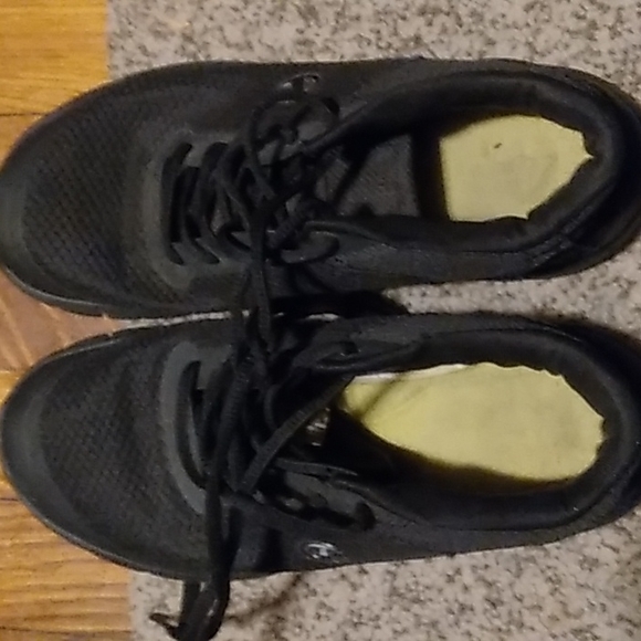 Champion shoes size 7 RUN SMALL - Picture 3 of 4